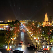 快来哥哥怀里。