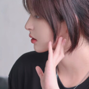 此生必睡谢楚灵