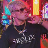 ten co widzi dźwigi z okna