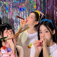 爱吃食物的女孩