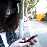 是谁在轮椅上飞行