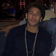 爱穿粉色苦茶子