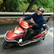 狂踹瘸子那条好腿