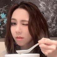 桌子不齐邓紫棋