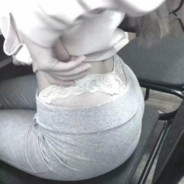 道歉之前先拔出来啊   笨蛋