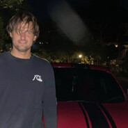 фанатик ДЕРЖИ ДВЕ