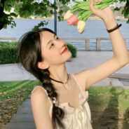 喝奶茶的草莓熊