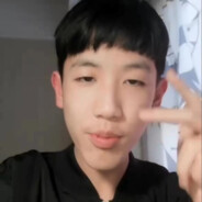 再看我就给你一枪头