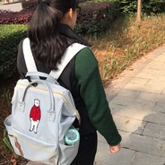 手拿菜刀砍电线