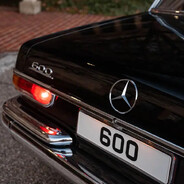 600