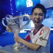 梦之泪伤帅气的脸庞