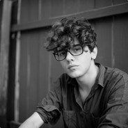 白给少年陈小超。