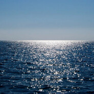 море