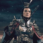 吾乃手持方天画戟坐下