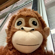 Бомж ест баребухи