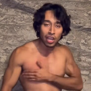 蜜蜂本为采花死