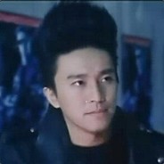 阿诺舒华吃雪茄