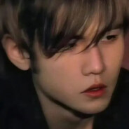 天空灰的像哭过