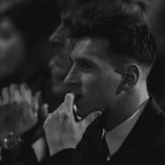 喝了一杯苦艾酒.