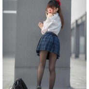 每当jk脱离她的裤腿