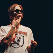 爱打管子的男孩