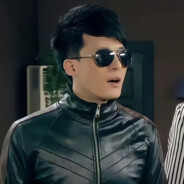 好悬给我白甲踹开线