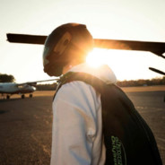 女大宿舍楼下卖黄瓜