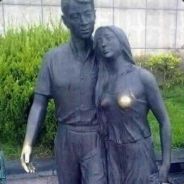 吃鸡吃嫩鸡,艹B艹老B.嫩鸡不塞牙,老B不打滑.