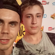 Сру в подъезде