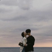 他在床上扣了个洞