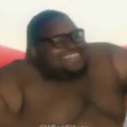 爱吃肉的棒男孩