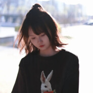 幸得识卿桃花面，从此阡陌多暖春