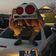 艾许的镖能困住敌人却困不住她的心