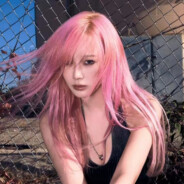 脆弱敏感的美女