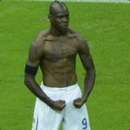 你敢直视我？！