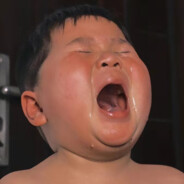 爱哭的小胖孩嘟嘟