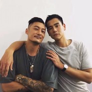 不许世间见白头