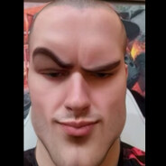 CRYchic的疯穿箱子本人