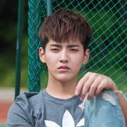 吴亦凡偷走药水哥项链