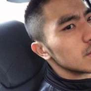 我做着轮椅从中过