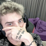 я поднимаю голову