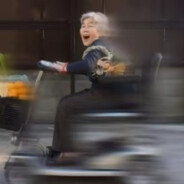 八十岁老奶上高速