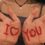 肉腿如同肉夹馍般夹住