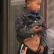 头戴三叉束发紫金冠