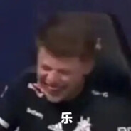 饿了么配送员正在配送