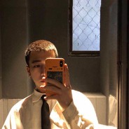 何为谁见桃花纵落