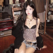 害羞内向腼腆小男孩