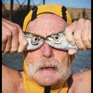 抱着酒瓶自我救赎