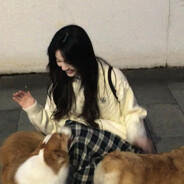 她说话有孩子气