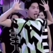 老人和孩子先上